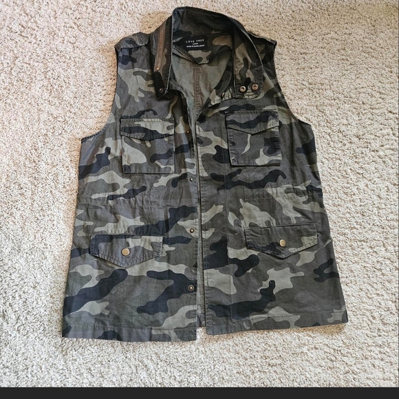 Camouflage Sleeveless Military Utility Vest Womens Large Love Tree - Picture 1 of 5